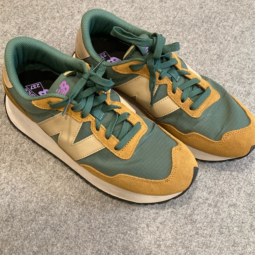 New Balance 237 - Men’s Size US 10